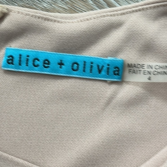 NWT Alic & Olivia dress size 4 cream nude bodycon mini dress - Picture 7 of 10